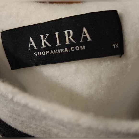 AKIRA OVERSIZED 1X ZIPPER SWEATER - Picture 2 of 2